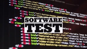 Software-Test (Bildrechte: macinplay)